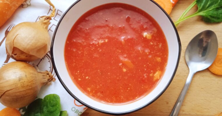 Zupa pomidorowa z mozarellą